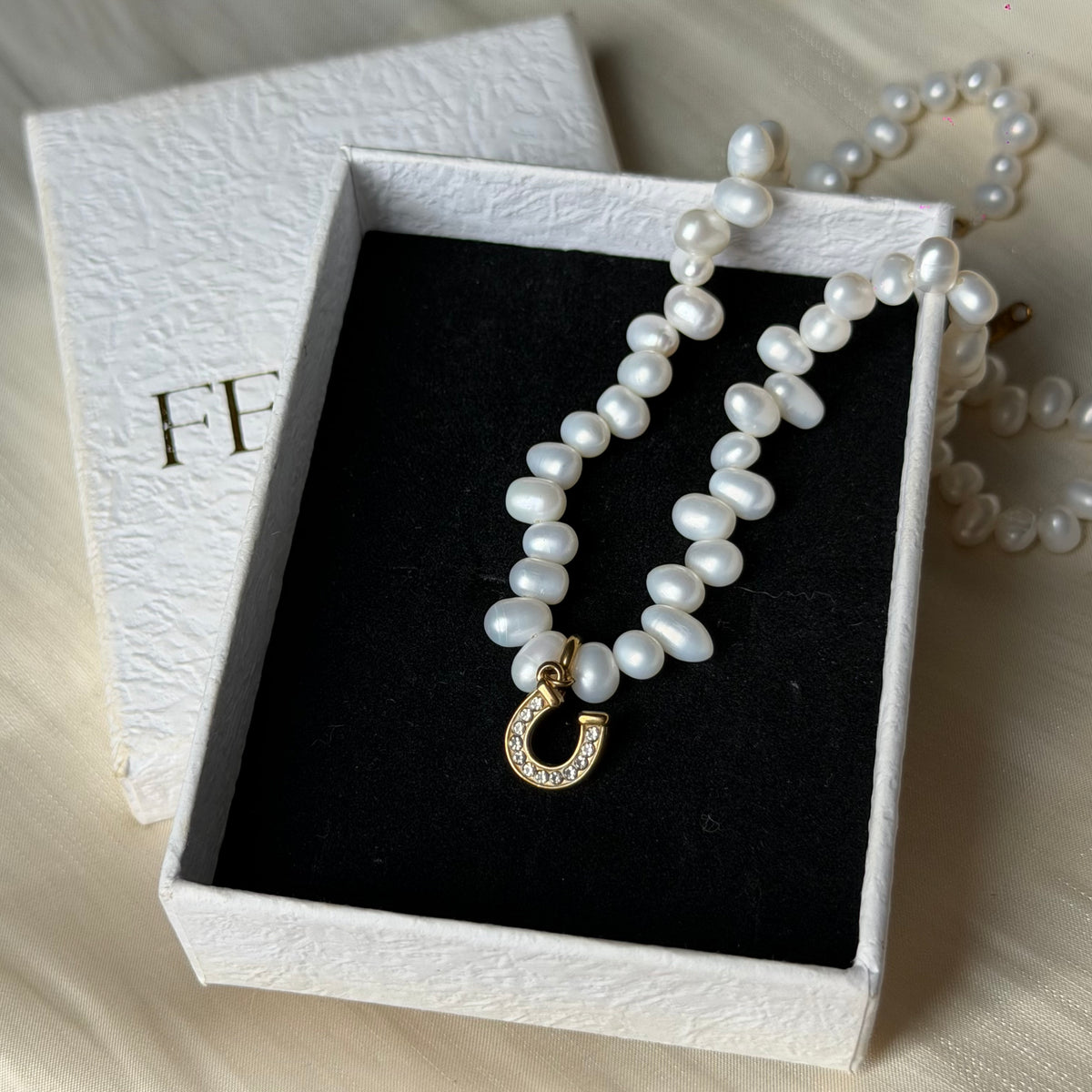 Handmade Lucky Horseshoe Natural Pearl Necklace | 43cm, Stainless Steel Clasp & Pendant